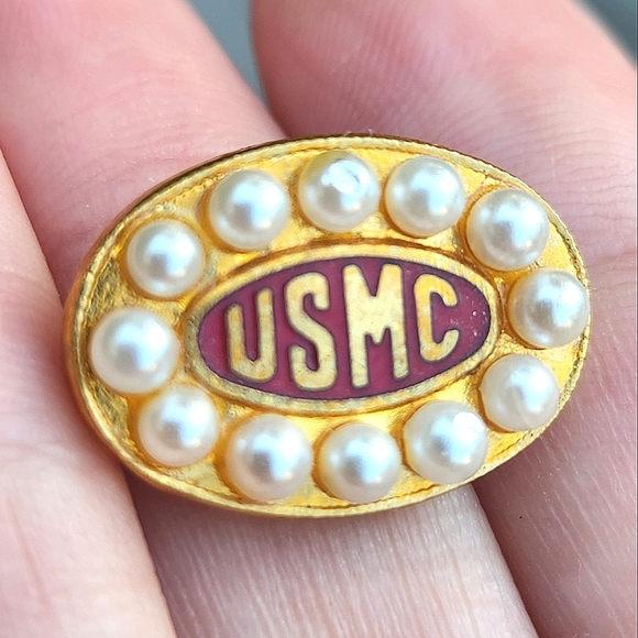 Militaria Other - Vintage Marine Corps USMC Gold Tone Lapel Badge Pin RARE